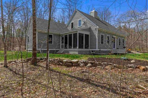 102 Hayes Rd, Madbury, NH 03823 exterior