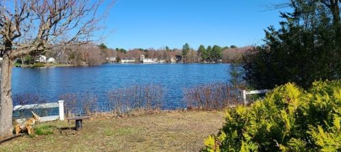 28 Shore Rd, Holbrook, MA 02343 exterior