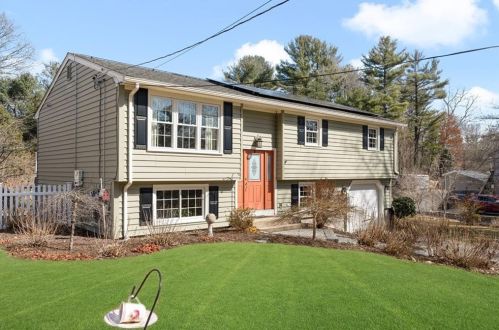 41 Leuba Rd, Coventry, RI 02816 exterior