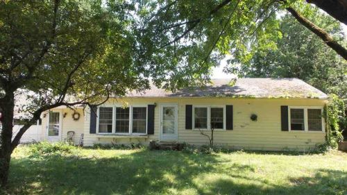 164 Parade Rd, Barnstead, NH 03218 exterior