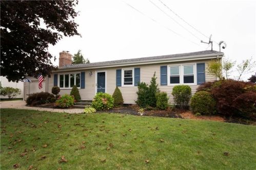 5 Wilson Rd, Middletown, RI 02842 exterior