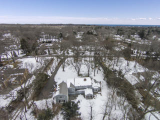 29 Driftway Ln, Tokeneke, CT 06820 exterior