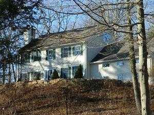 5 Pine Knls, Chester, CT 06412 exterior