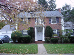 192 Kirkstall Rd, Newton, MA 02460 exterior