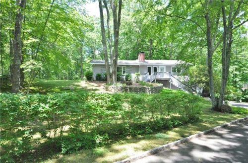 24 Riverford Rd, Brookfield-Center, CT 06804 exterior