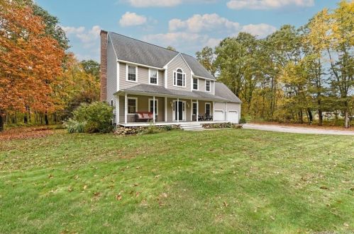 7 Portage Trl, East Hampton, CT 06424 exterior