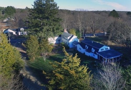 14 Grapevine Rd, Wenham, MA 01984 exterior