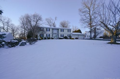 26 Krawski Dr, Wapping, CT 06074 exterior