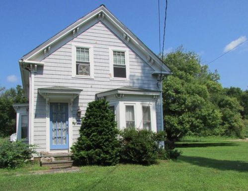 252 Main St, Medway, MA 02053 exterior