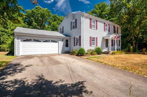19 Thomas Leighton Blvd, Cumberland, RI 02864 exterior