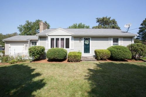 2 Jean Dr, Seekonk, MA 02771 exterior