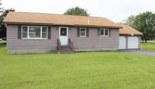 2 Mayflower Dr, Biddeford, ME 04005 exterior