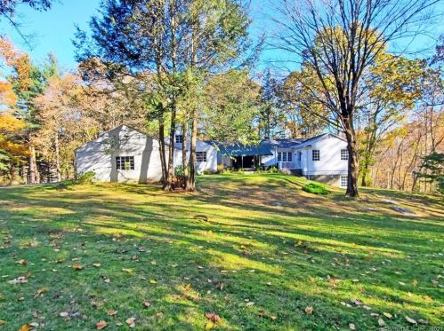 438 Branchville Rd, Ridgefield, CT 06877 exterior