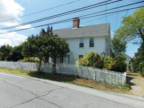 495 Main St, Hopkinton, RI 02804 exterior