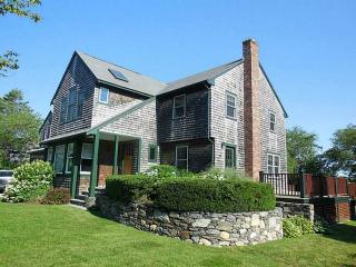 76 Mount Hope Ave, Jamestown, RI 02835 exterior