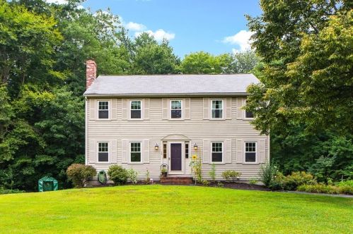 14 Cornerstone Ln, West Bridgewater, MA 02379 exterior