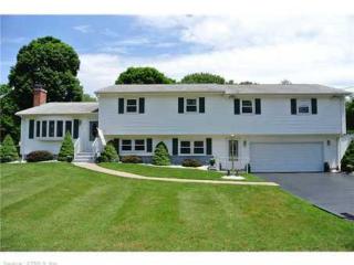 31 Exeter Rd, New Haven, CT 06518 exterior