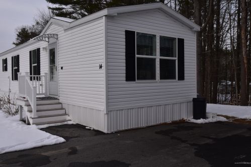14 Donna Dr, Lisbon, ME 04250 exterior