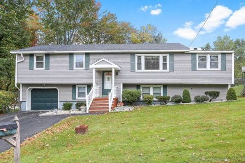 42 Partridge Rd, Methuen, MA 01844 exterior