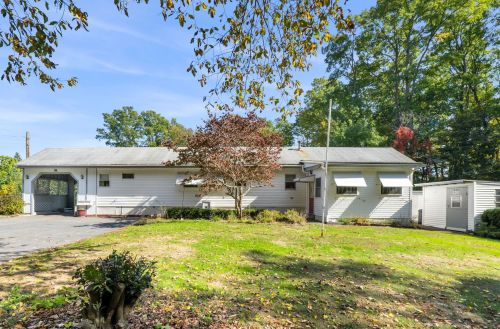 451 New Zealand Rd, Seabrook, NH 03874 exterior