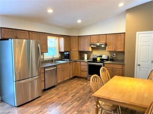 9 Marian Ln, Nashua, NH 03062 exterior