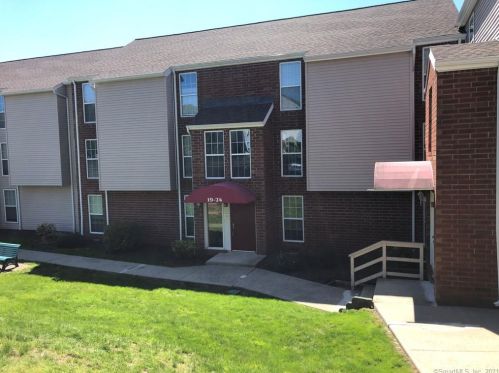 22 Heather Rdg, Huntington, CT 06484 exterior