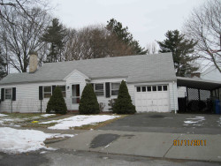 137 Warwick Rd, Newton, MA 02465 exterior