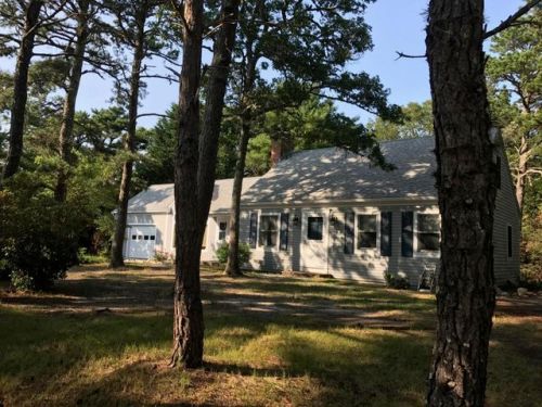 37 Cliff Pond Rd, Brewster, MA 02631 exterior