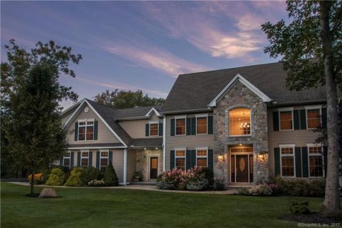 42 Castlerock Ln, Manchester, CT 06043 exterior