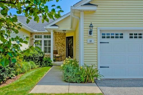 12 Ivy Hollow Rd, West Springfield, MA 01089 exterior