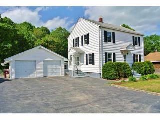 29 Glaude Ln, Woonsocket, RI 02895 exterior