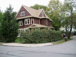 525 Auburn St, Newton, MA 02466 exterior