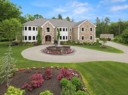 19 Ross Ln, Middleton, MA 01949 exterior