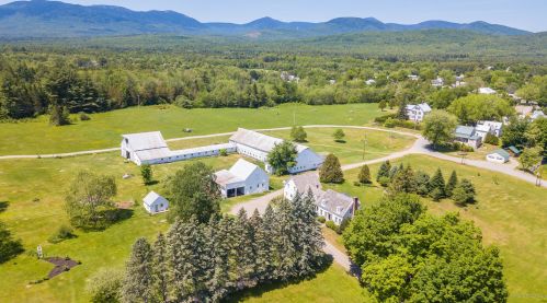 164 Main St, Carrabassett Valley, ME 04947 exterior