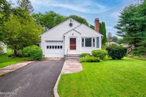 15 Orchard Ln, Wmstown, MA 01267 exterior