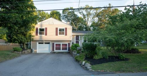 54 Shenandoah Rd, Warwick, RI 02886 exterior