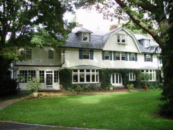 227 Temple St, Newton, MA 02465 exterior