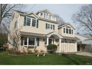 6 Tonetta Cir, Norwalk, CT 06855 exterior