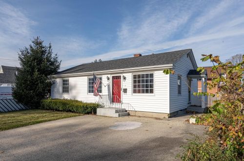 2 Dickerman St, Nashua, NH 03060 exterior