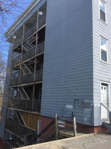 226 Blake St, Lewiston, ME 04240 exterior