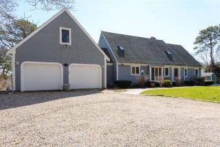 17 Cedar St, Mashpee, MA 02649 exterior