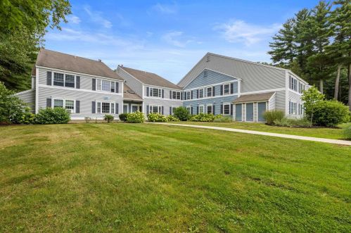 115 Springbrook Cir, Portsmouth, NH 03801 exterior