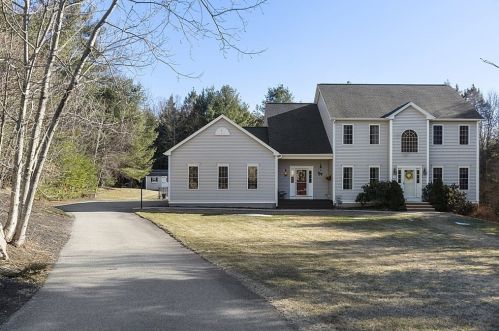 34 Jepherson Dr, Douglas, MA 01516 exterior