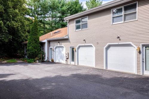 6 Aurora Ln, Salem, MA 01970 exterior