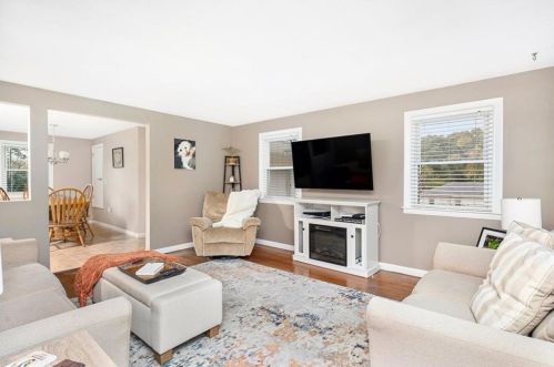 25 Malcolm Rd, North-Kingstown, RI 02852 exterior