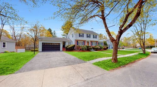 126 Annawan Rd, Newton, MA 02468 exterior