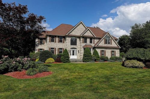 20 Gold Star Dr, Cumberland, RI 02864 exterior