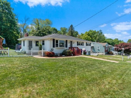 211 Getchell Ave, Woonsocket, RI 02895 exterior