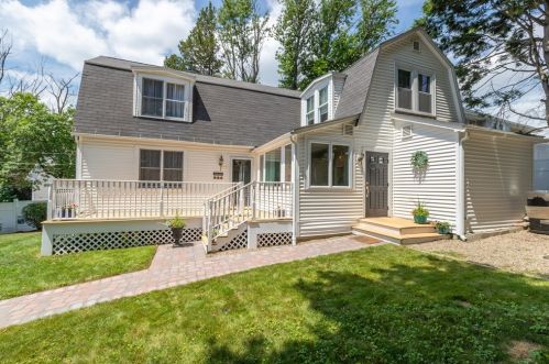 10 Whitlowe Rd, Newton, MA 02465 exterior