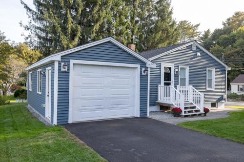 46 Mangrove St, Portsmouth, NH 03801 exterior
